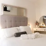 The Perfect דירה